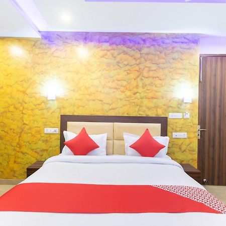 ניו דלהי Super Oyo Hotel O Red Stone Inn מראה חיצוני תמונה