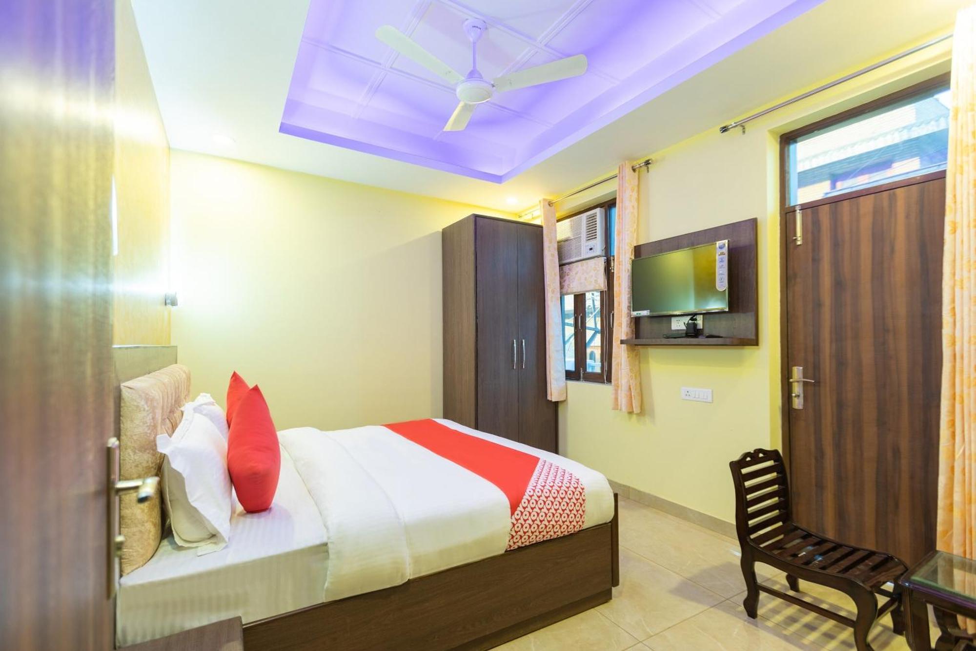 ניו דלהי Super Oyo Hotel O Red Stone Inn מראה חיצוני תמונה