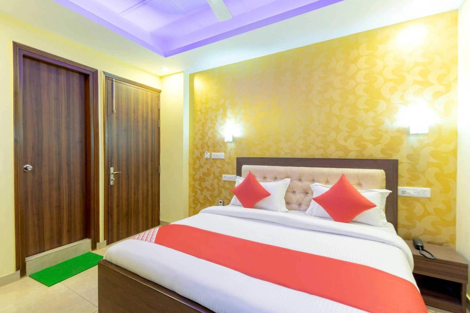 ניו דלהי Super Oyo Hotel O Red Stone Inn מראה חיצוני תמונה