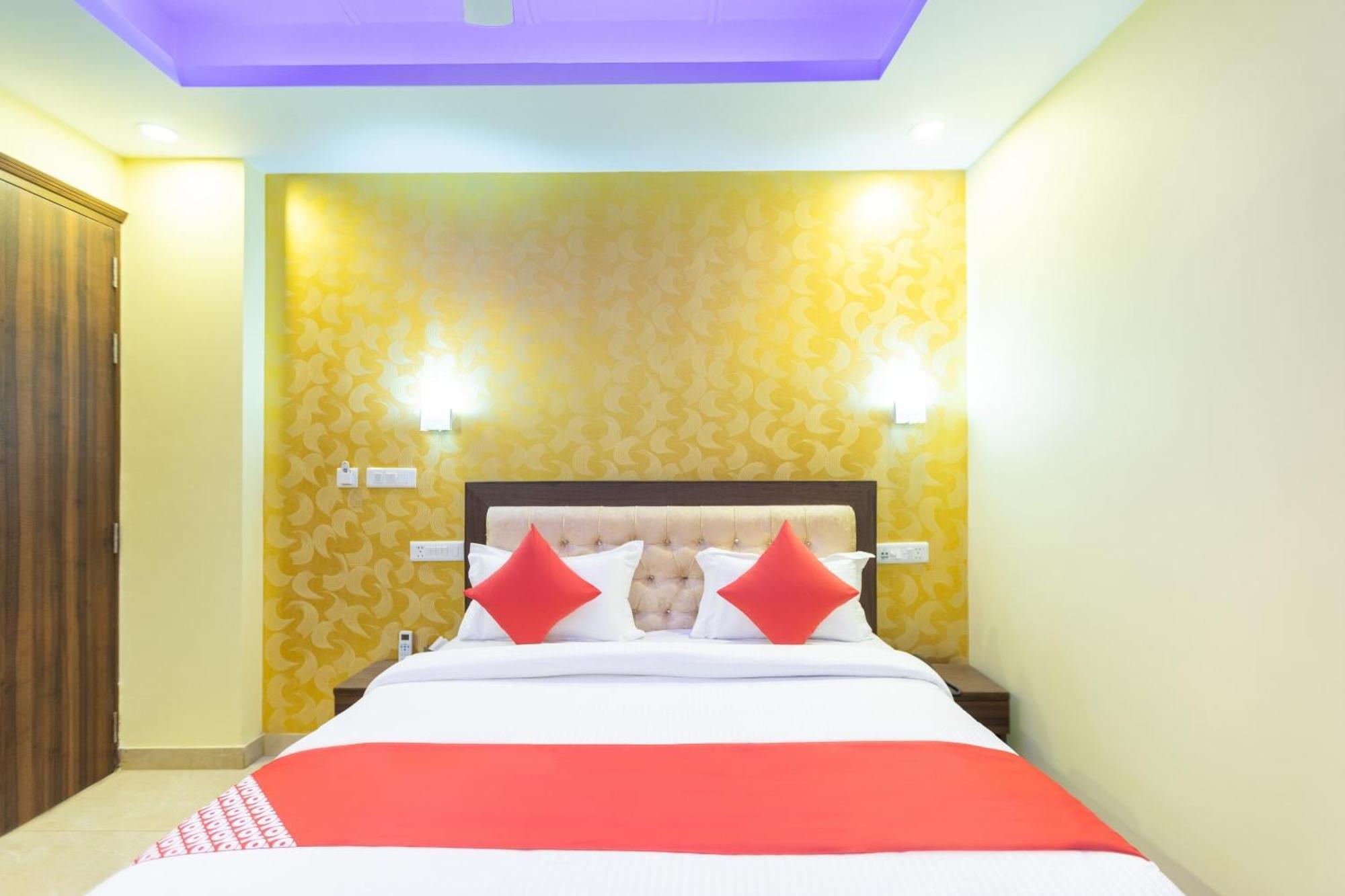 ניו דלהי Super Oyo Hotel O Red Stone Inn מראה חיצוני תמונה