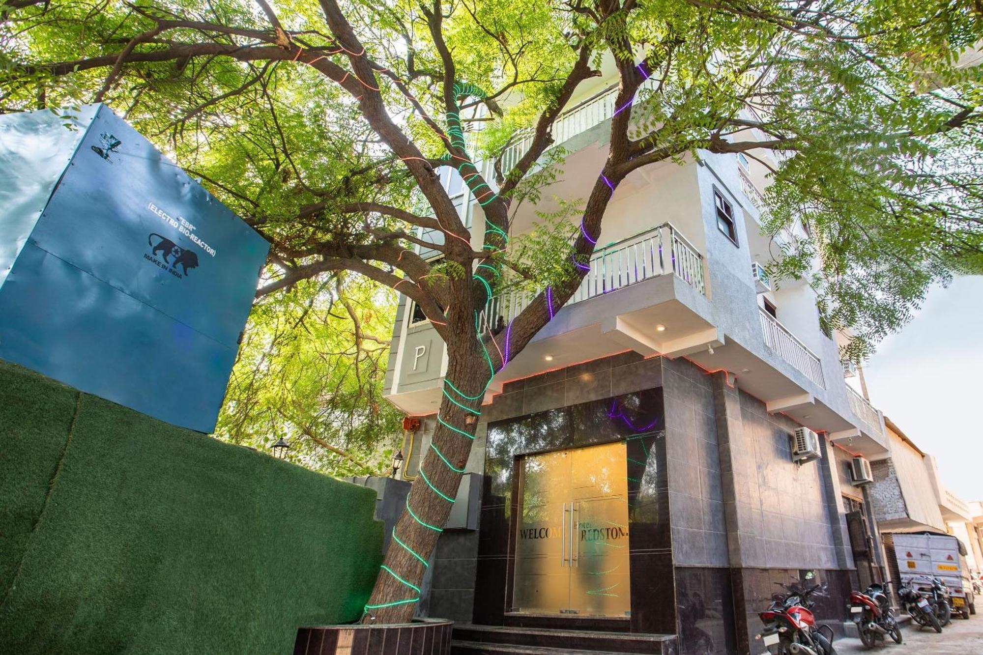 ניו דלהי Super Oyo Hotel O Red Stone Inn מראה חיצוני תמונה