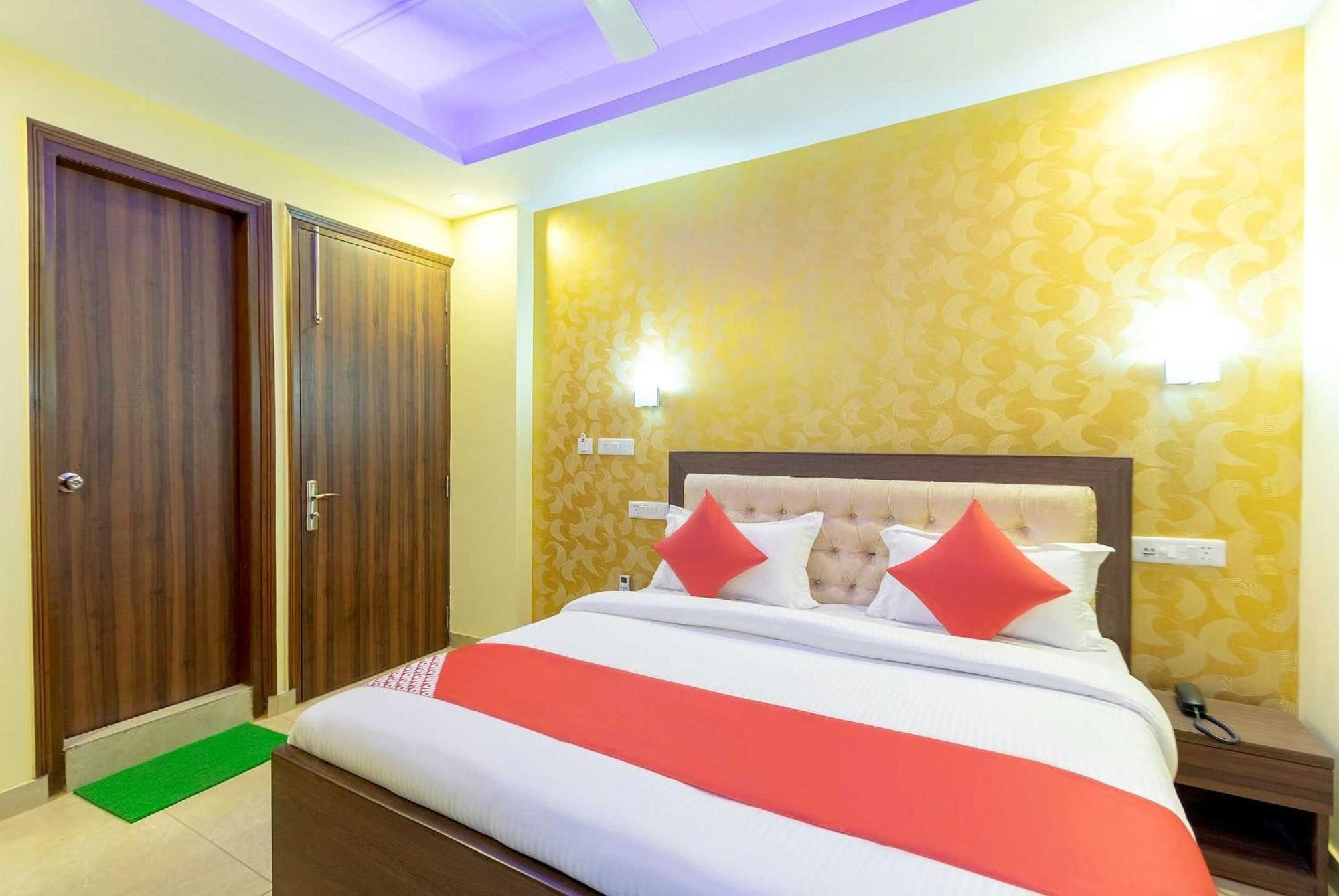 ניו דלהי Super Oyo Hotel O Red Stone Inn מראה חיצוני תמונה
