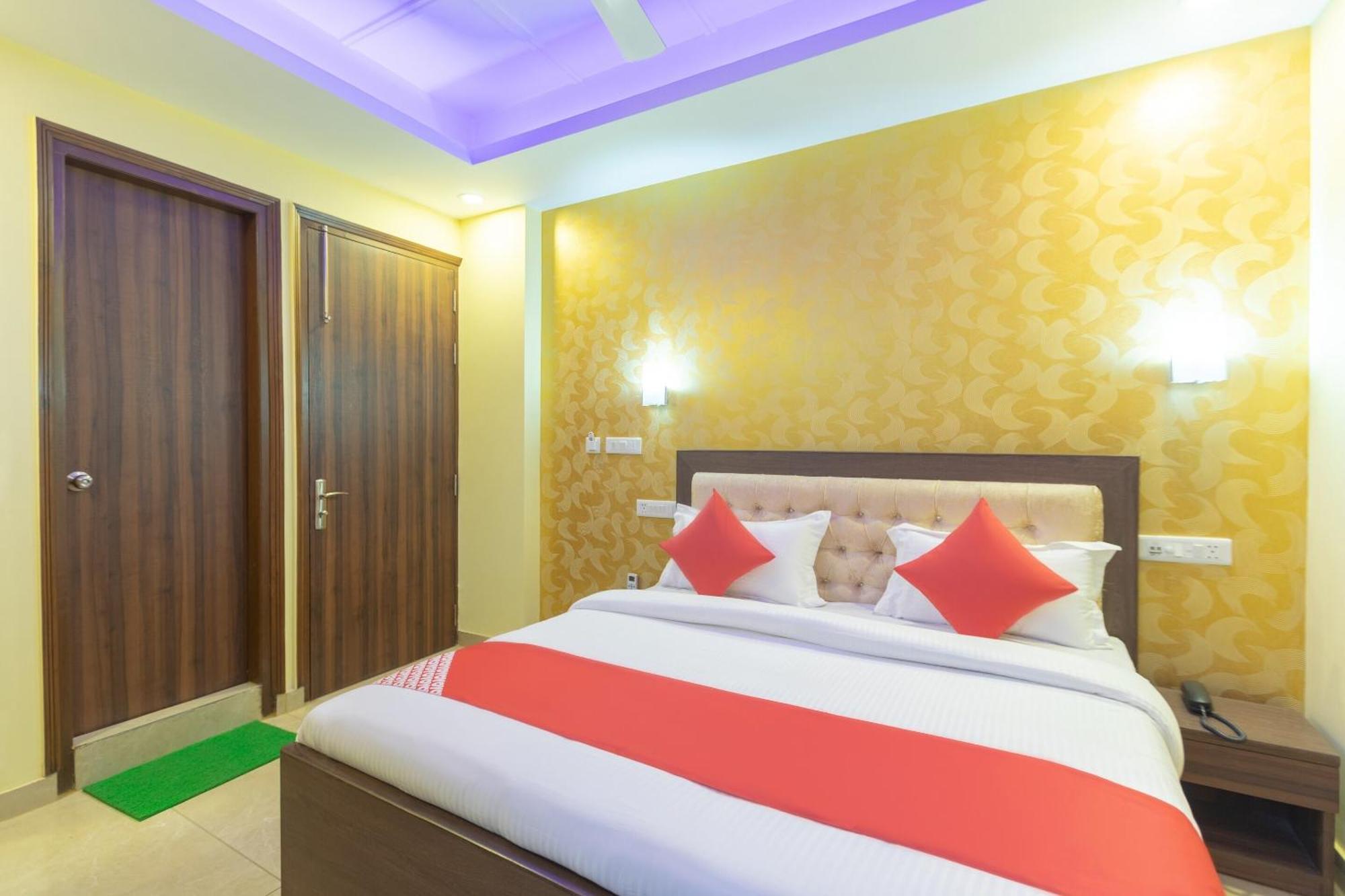 ניו דלהי Super Oyo Hotel O Red Stone Inn מראה חיצוני תמונה