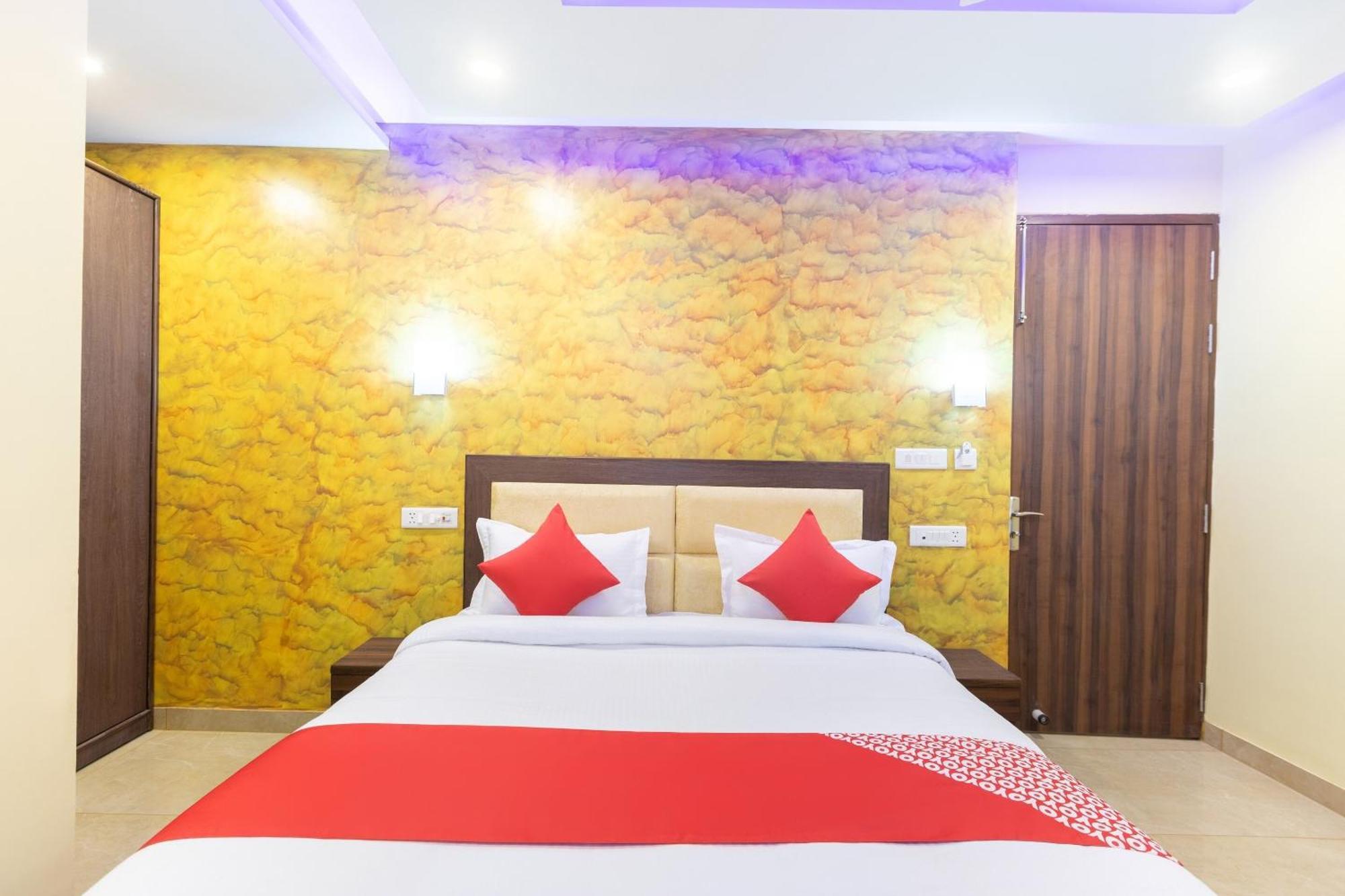 ניו דלהי Super Oyo Hotel O Red Stone Inn מראה חיצוני תמונה